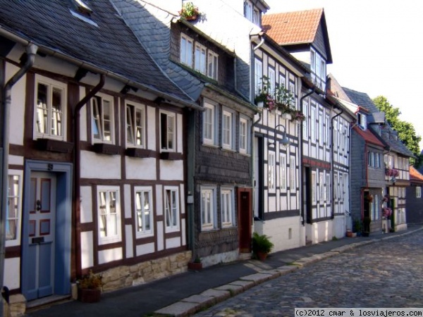 CALLE DE GOSLAR
GOSLAR ES UNA CIUDAD DE ESTILO MEDIEVAL CON NUMEROSAS Y PRECIOSAS CASAS CONSTRUIDAS PRINCIPALMENTE CON PIZARRA
