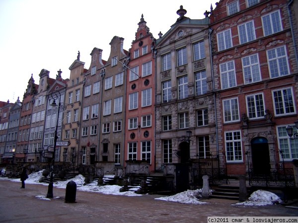 fachadas en Gdansk
la calle Real de Gdansk está repleta de preciosas casas antiguas cuyos colores resaltan más la belleza de la ciudad del ámbar.
