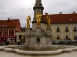 ESCULTURAS Y FUENTE
ESCULTURAS, FUENTE, PLAZA, CATEDRAL, ZAGREB, ESTÁ, PRESIDIDA, BELLAS, DORADAS, ALREDEDOR