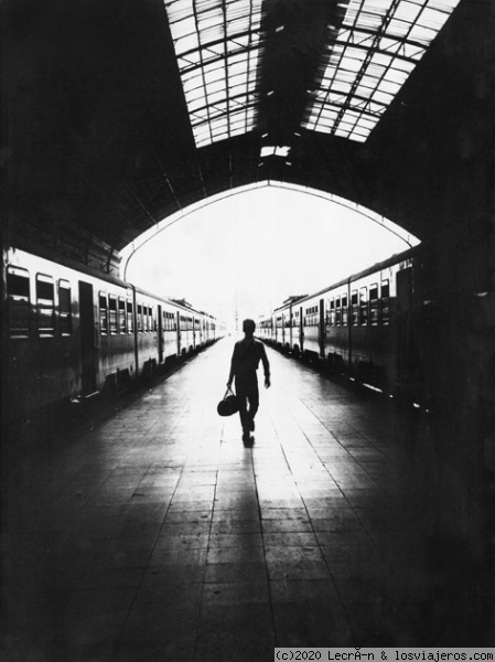 Fotografía "El viajero de Atocha" Madrid, 1989 - Las estaciones de tren más bonitas de España - Foro General de España