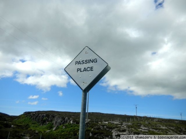 Passing Place
Passing Place. Señal de lugar de paso para 2 coches en las carreteras de uns solo carril de Escocia

