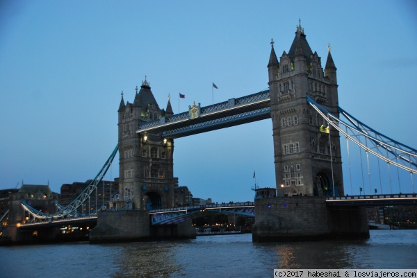 Domingo en Camden, visita al centro y Tower Bridge iluminado - LONDRES asequible para familias (11)