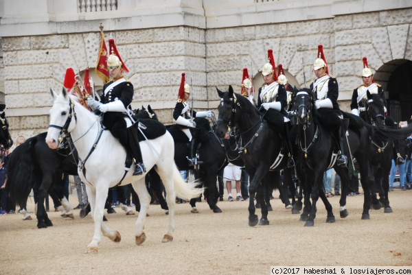 Horse Guards Parade y un día de parques - LONDRES asequible para familias (4)