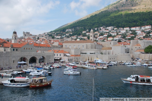 Puerto de Dubrovnik
Puerto de Dubrovnik, al que se accede cruzando Stradun, calle principal de la ciudad amurallada de Dubrovnik.

