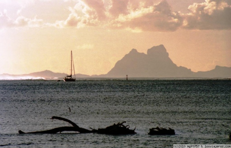 Foro de Raiatea: Atardecer sobre Bora Bora