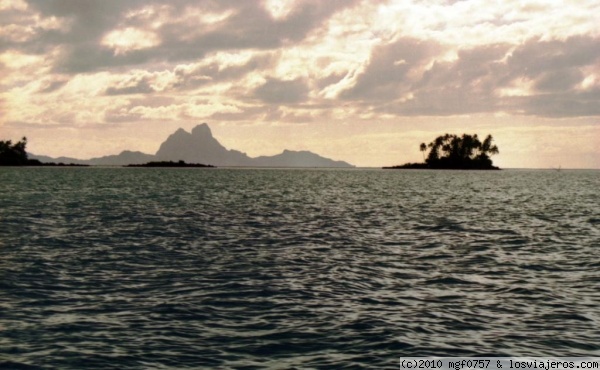 Vista de Bora Bora desde Tahaa
Vista de la isla de Bora Bora desde la isla de Tahaa. Polinesia francesa.
