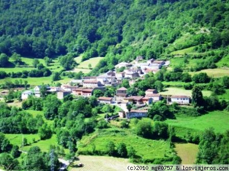 El Coto de Buena Madre
Asturias. Parque Natural de Somiedo. El Coto es uno de los pueblos situados en la parte más baja del Valle del Lago.
