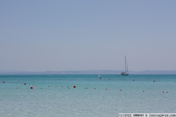 Spiaggia Pelosa, Cerdeña, Italia sin gente..
Una de las dos fotos que hice en la famosa de la Pelosa, sin gente!!
