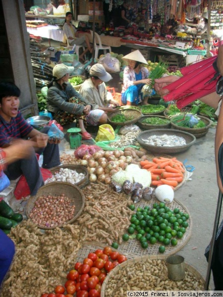 Nha-Trang. Mercadillo
Animado mercadillo callejero en Nha-Trang
