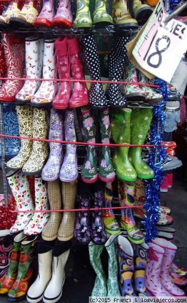 Por si llueve, que seguro
Mercadillo de Candem en Londres
