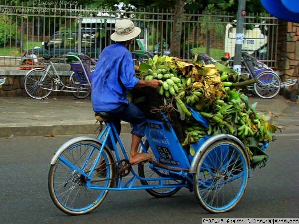 Haz ciclismo
Vendedor ambulante en Hanoi
