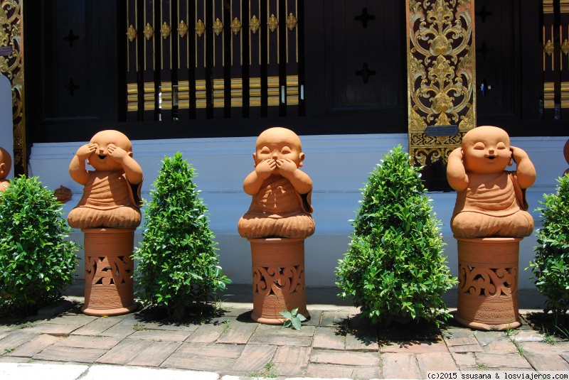 Foro de Templos En Chiang Mai: Sin ver, sin hablar, sin oir...