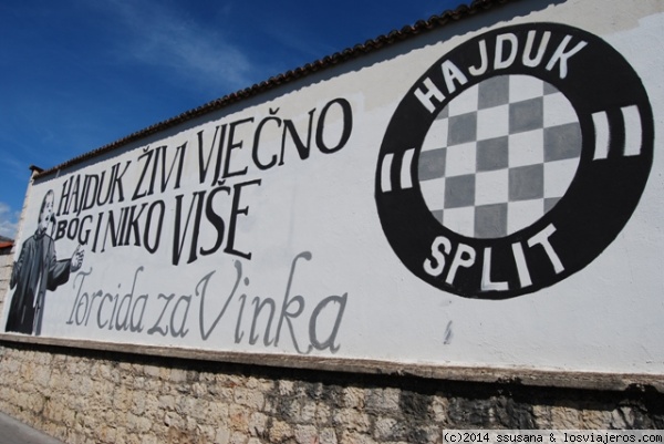 Hajduk Split, más que un club de fútbol
Cuando el fútbol se convierte en una religión y cada pueblo o barrio compite por el graffiti más original, a la vez que demuestra su pasión.
Los hay por todas partes.
