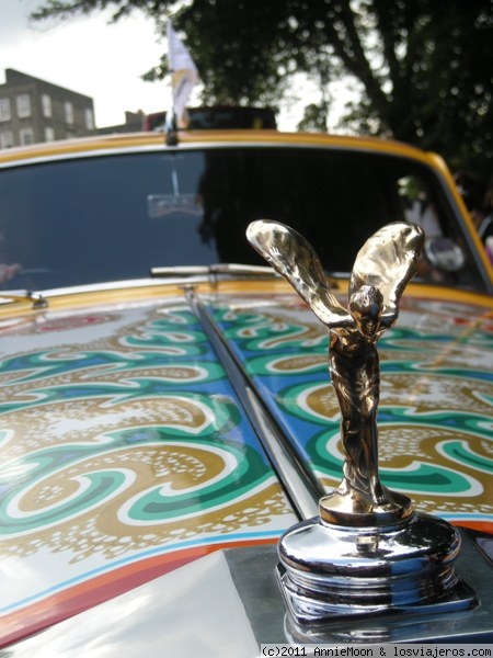 Psicodelia
El Rolls Royce Psicodelico de John Lenon, que salio a la calle para celebrar el 40 aniversario de la portada del disco Abbey Road en el famoso paso de cebra.
