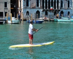 Surf en Venecia
Surf, Venecia, Este, señor, parece, estar, esperando, lleguen, olas, gran, canal, conseguira, practicar, surf