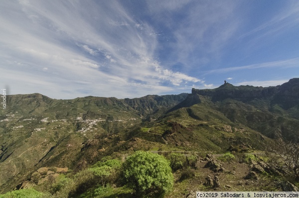 TEJEDA Y EL ROQUE NUBLO
VISTAS DE LA CALDERA DE TEJEDA, CON EL PUEBLO A LA IZQUIERDA Y EL ROQUE NUBLO AL FRENTE, DESDE EL ROQUE BENTAYGA
