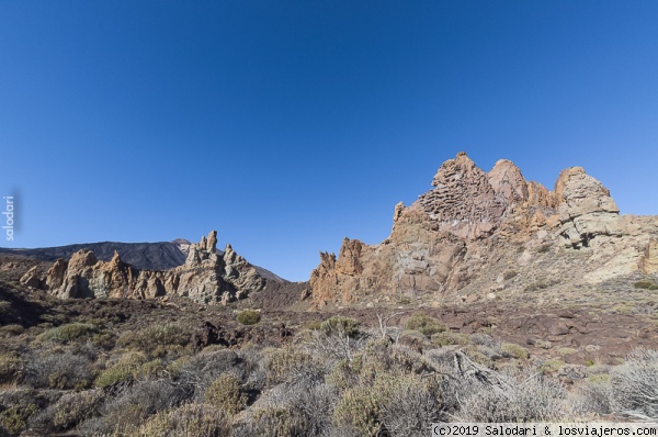 PARQUE NACIONAL DE EL TEIDE-SENDERO DE LOS ROQUES DE GARCÍA
COLADAS DE LAVA DEL VOLCÁN PICO VIEJO
