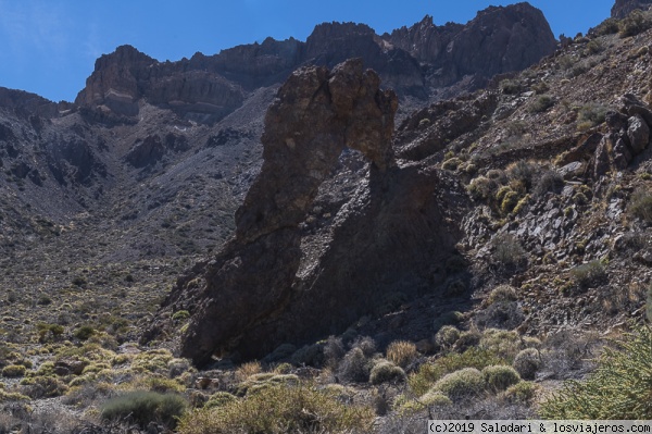 PARQUE NACIONAL DE EL TEIDE-LA ZAPATILLA DE LA REINA
ROQUE EROSIONADO
