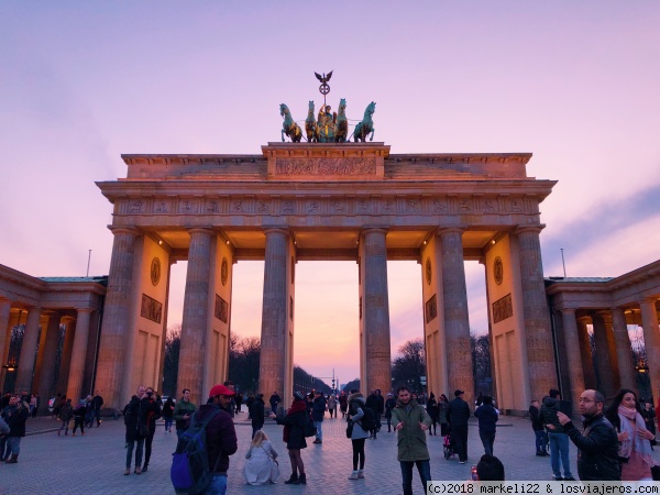 Puerta de Brandeburgo - Berlin
Puerta de Brandeburgo - Berlin al atardecer
