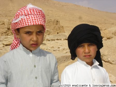 Niños
Niños vendiendo postales en Palmyra
