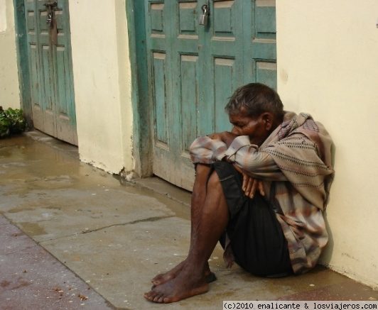 La miseria de la India
En Haridwar no todo es caras zonas de masajes y actividades religiosas y meditación para europeos.
