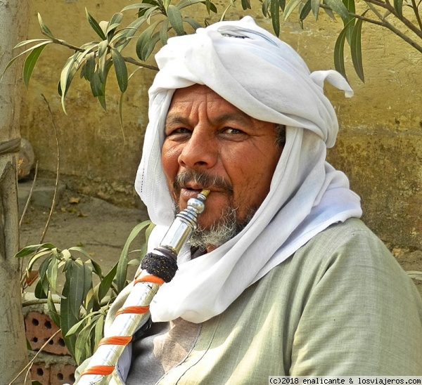 Cachimba
El Cairo. Gente hospitalaria, afable y fumadora
