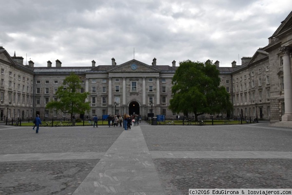 Trinity College Dublin
Universidad de Dublín. La Trinity College de Dublín impresiona por la belleza, por la grandeza y sobre todo por las diferentes edificaciones dentro de la misma Trinity
