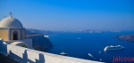 Santorini vigila el crucero