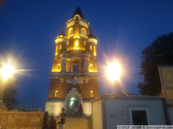 Torre Gardos 3 - Belgrado
Torre Gardos iluminada
