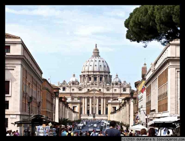 El Vaticano
Entrada al Vaticano, aunque lo mejor esta debajo de el. La necropolis.
