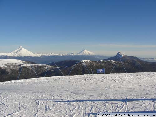 Volcanes desde Centro de Ski
Vista a volcanes Osorno y Puntigudo desde ista Hayque del Centro de Ski Antillanca
