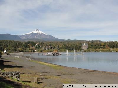 Volcán Villarrica
Una vista del Volcán Villarrica, uno de los más activos de Chile, visto desde la Marina de Pucón, en otoño, por eso se ve poca nieve
