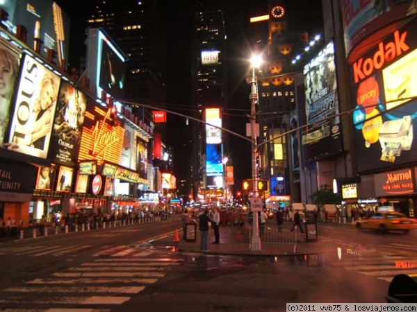 Time Square
La esquina del mundo, si esparas a alguien, espéralo allí que algún día pasará ( frase de algún conocido mío)
