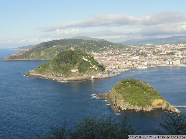 Vistas desde Monte Igueldo
Vistas de la Bahìa de la Concha con isla Santa Clara desde MOnte Igueldo, San SEbastiàn
