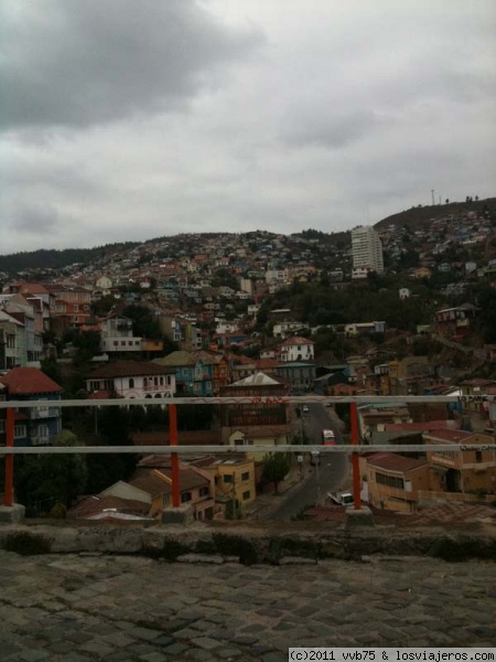 Cerros de Valparaíso
Vistas desde el Cerro Carcel de Valparaíso, a sus casas incumbradas mirando la Gran Bahía de nuestro Puerto Principal
