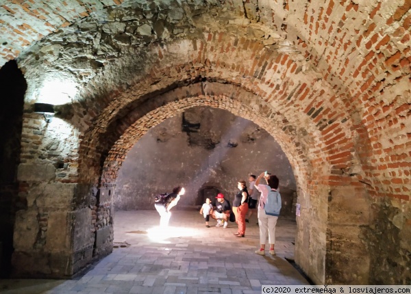 El Castillo Hunyad (o Castillo Covín)
Los  subterráneos.
