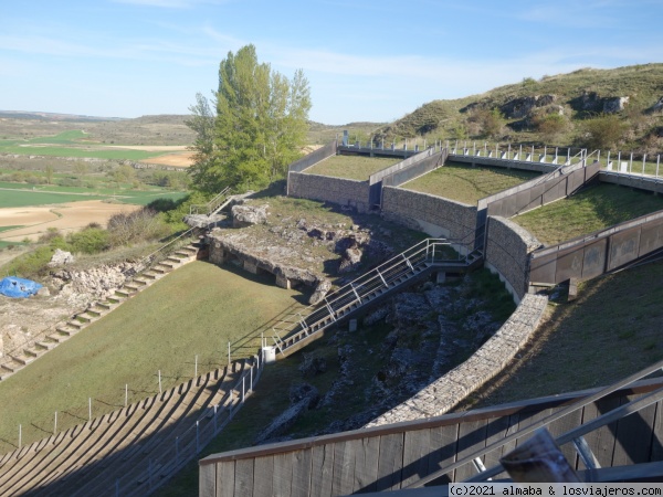 Anfiteatro de Culnia Sulpicia
Ruinas del anfiteatro romano de Culnia Sulpicia
