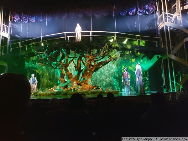 PASAJE DEL ESPECTACULO BLUE PLANET-HOME DEL ALLURE OF THE SEAS
DETALLE DE LA FUNCION DE TEATRO EN EL CRUCERO
PASAJE DEL ESPECTACULO BLUE PLANET-HOME DEL ALLURE OF THE SEAS
DETALLE DE LA FUNCION DE TEATRO EN EL CRUCERO