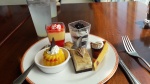 SELECCION DE POSTRES DE LA COMIDA EN EL BUFÉ WINDJAMMER