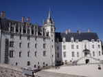 PATIO DEL CASTILLO DE LOS DUQUES DE BRETAÑA EN NANTES