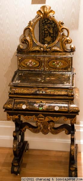 Escritorio fenemino
Precioso escritorio que se encuentra en el Museo del Romanticismo y forma parte de la colección de muebles del museo, de gran belleza todos ellos.
