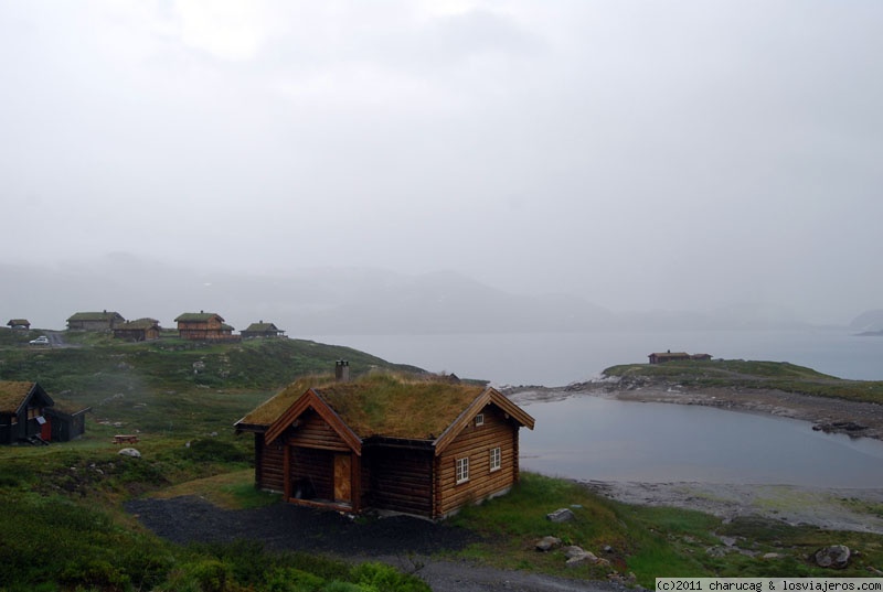 Viajar a  Noruega: Camping Vik - Cabaña entre la niebla (Camping Vik)