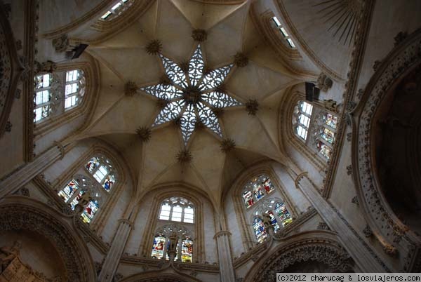 Capilla del Condestable. Burgos
Esta hermosa capilla gótica está rematada por una preciosa cúpula. La capilla se encuentra en la Catedral de Burgos
