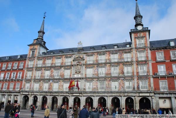 Casa de la Panadería
Uno de los edificios de la Plaza Mayor de Madrid. En este momento se utiliza como oficinas municipales
