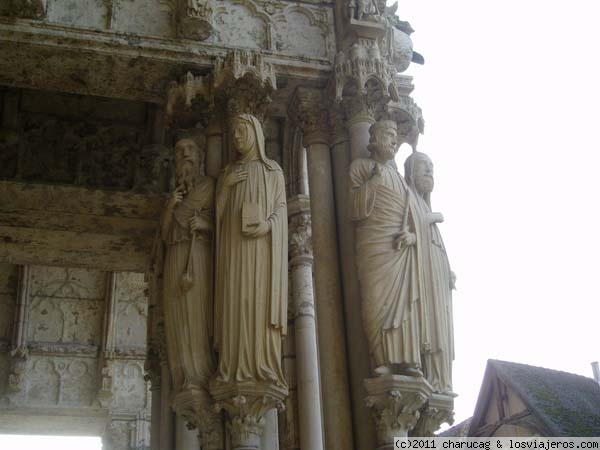 Catedral de Chartres detalle
Detalle de alguna de las esculturas que llenan la fachada de esta catedral
