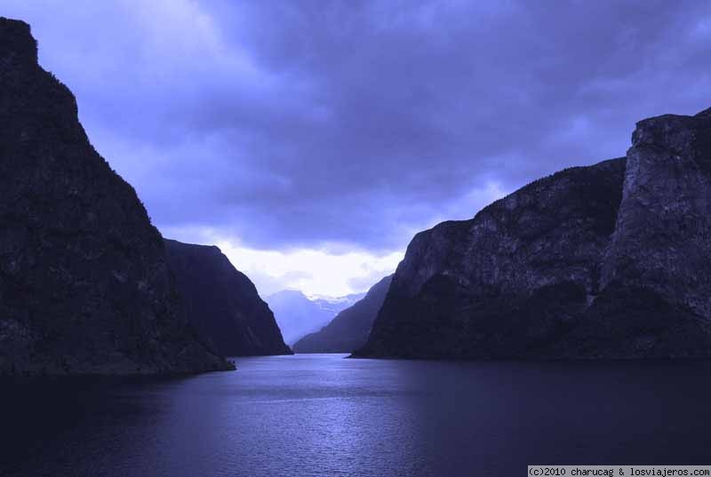 Foro de Geiranger en Europa Escandinava: Fiordo al atardecer