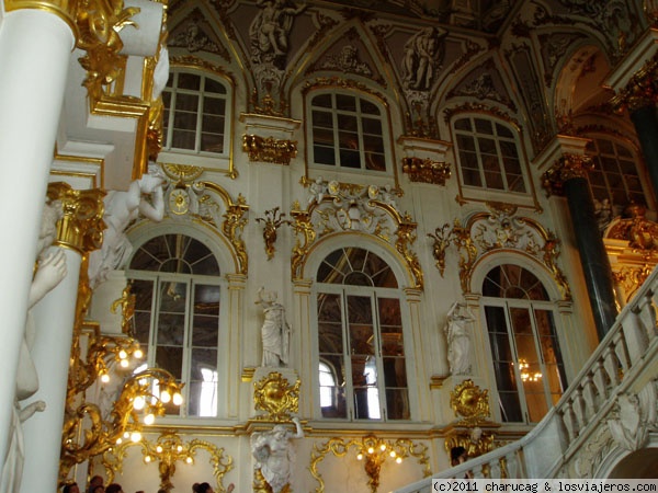 Un rincón del Hermitage
Subiendo la escalera nos encontramos con estas impresionantes paredes. Todo muy barroco, eso si.
