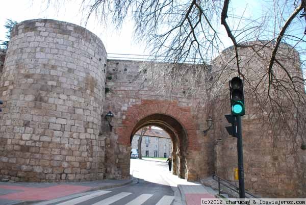 La Ciudad de Burgos espera el paso del Peregrino - La ciudad de Burgos, contrastes entre el pasado y el futuro ✈️ Foro Castilla y León