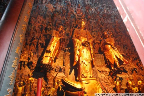 El Templo del Alma Escondida. Hangzhou. China
El interior del templo también está lleno de bellas imágenes.
