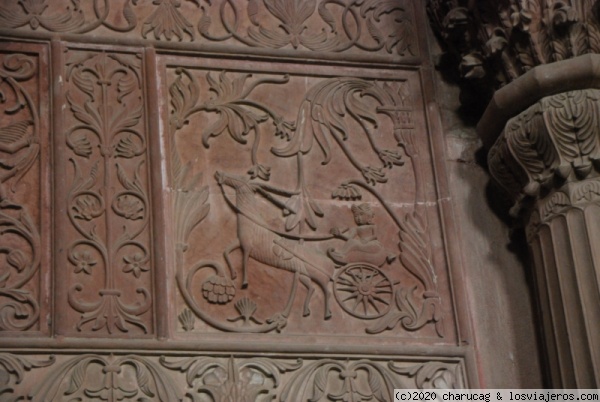 Fuerte Junaghar. Bikaner, India
Una de las salas del palacio está toda cubierta de arenisca labrada, tanto en las paredes como en las columnas y aquí se puede ver un detalle de este arte.
